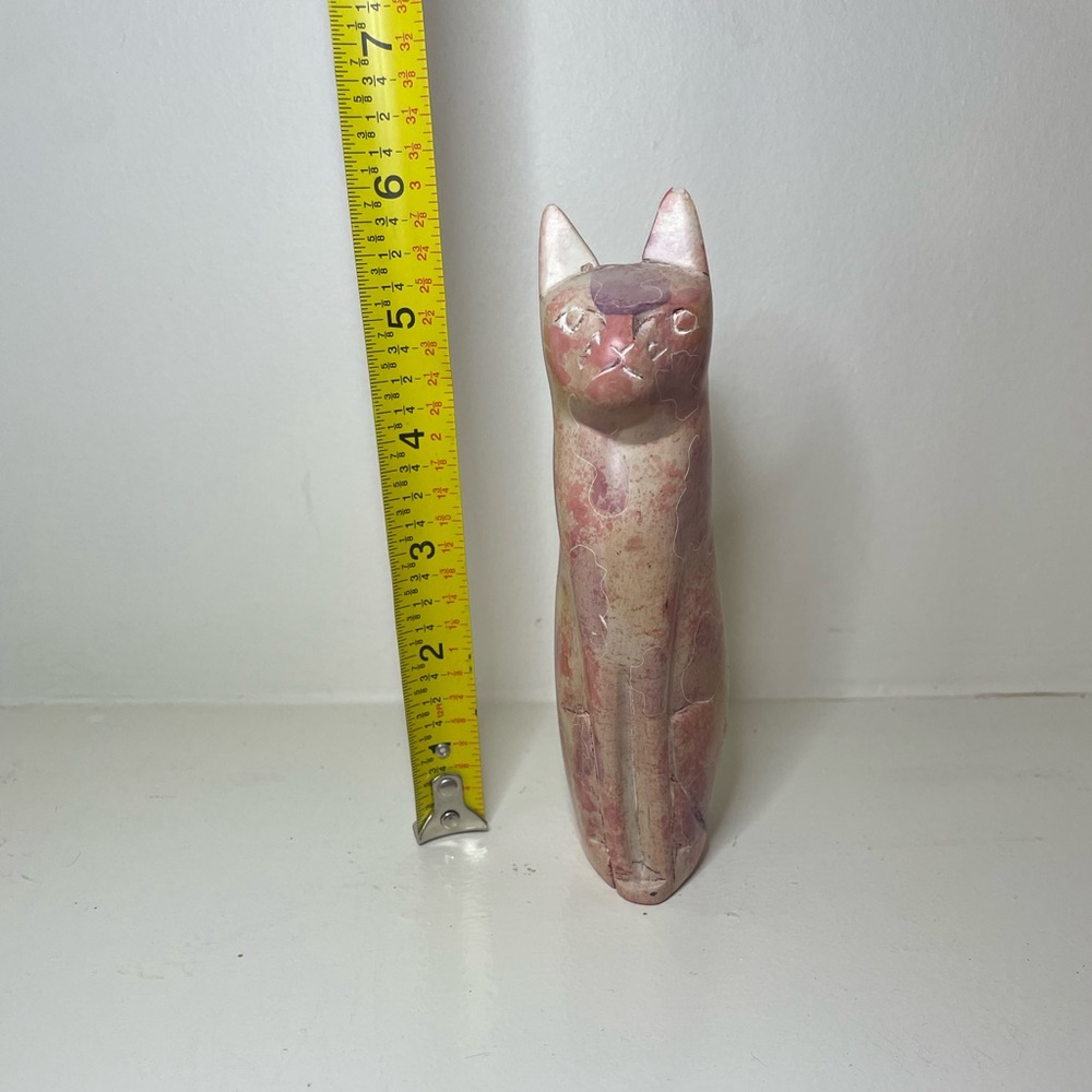 Pink soapstone cat‎ figurine, 6 inches - Picture 4 of 4